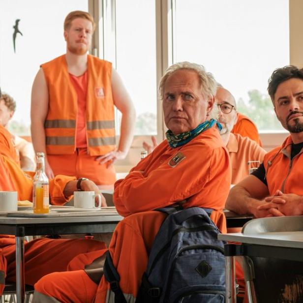 Uwe Ochsenknecht als Käpt'n Werner Träsch und seine Kollegen von der Stadtreinigung