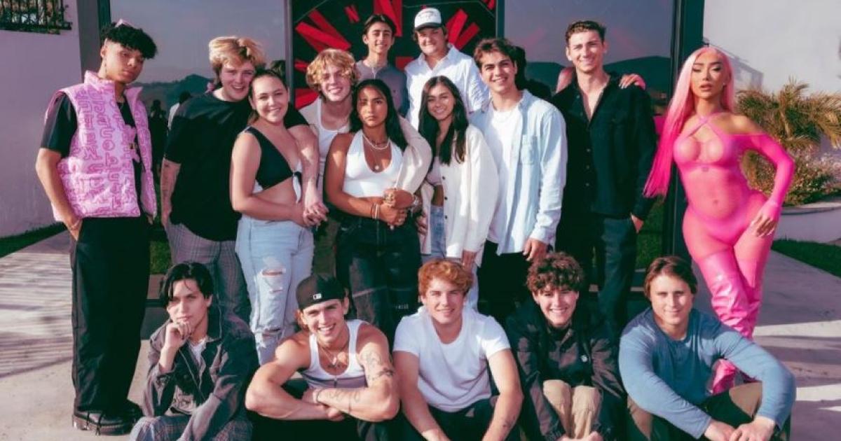 Staffel 2 Der Erfolgreichen Netflix Serie Medien Der Hype Ist Real Beweise Im Video - buvr660