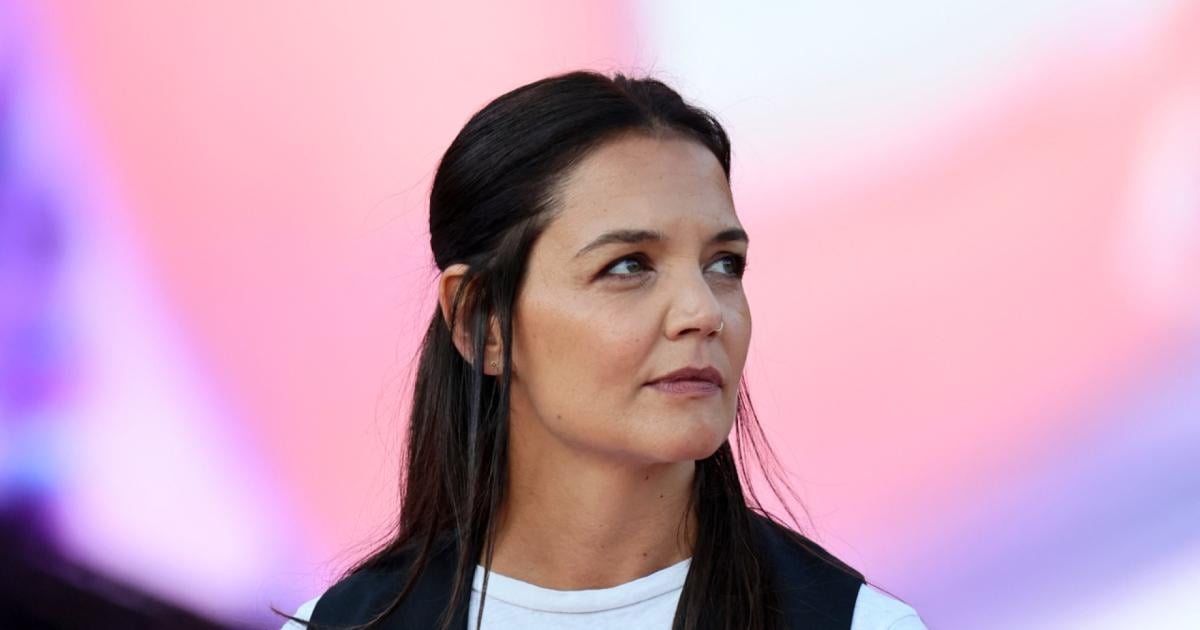 Katie Holmes returns to the New York theater stage